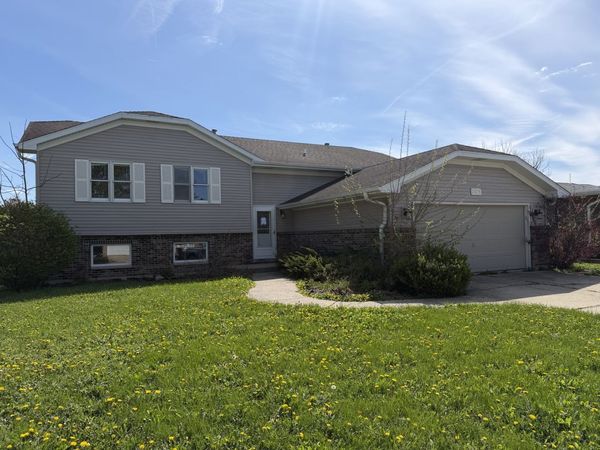 2375 Chestnut Lane, Morris, IL 60450