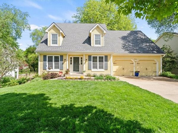 7816 W 115th Street, Overland Park, KS 66210