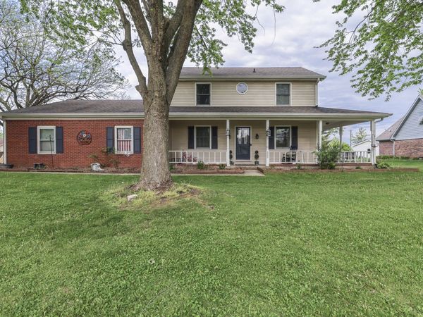 522 La Reforma Drive , Greenwood, IN 46143