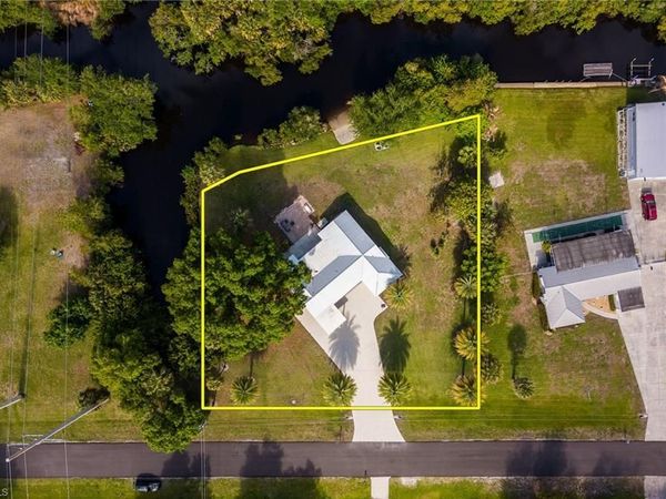 17041 E Lake DR, NORTH FORT MYERS, FL 33917