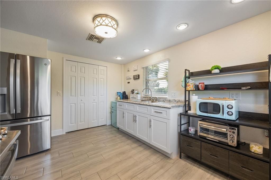 17041 E Lake Dr, North Fort Myers, FL 33917 Photo