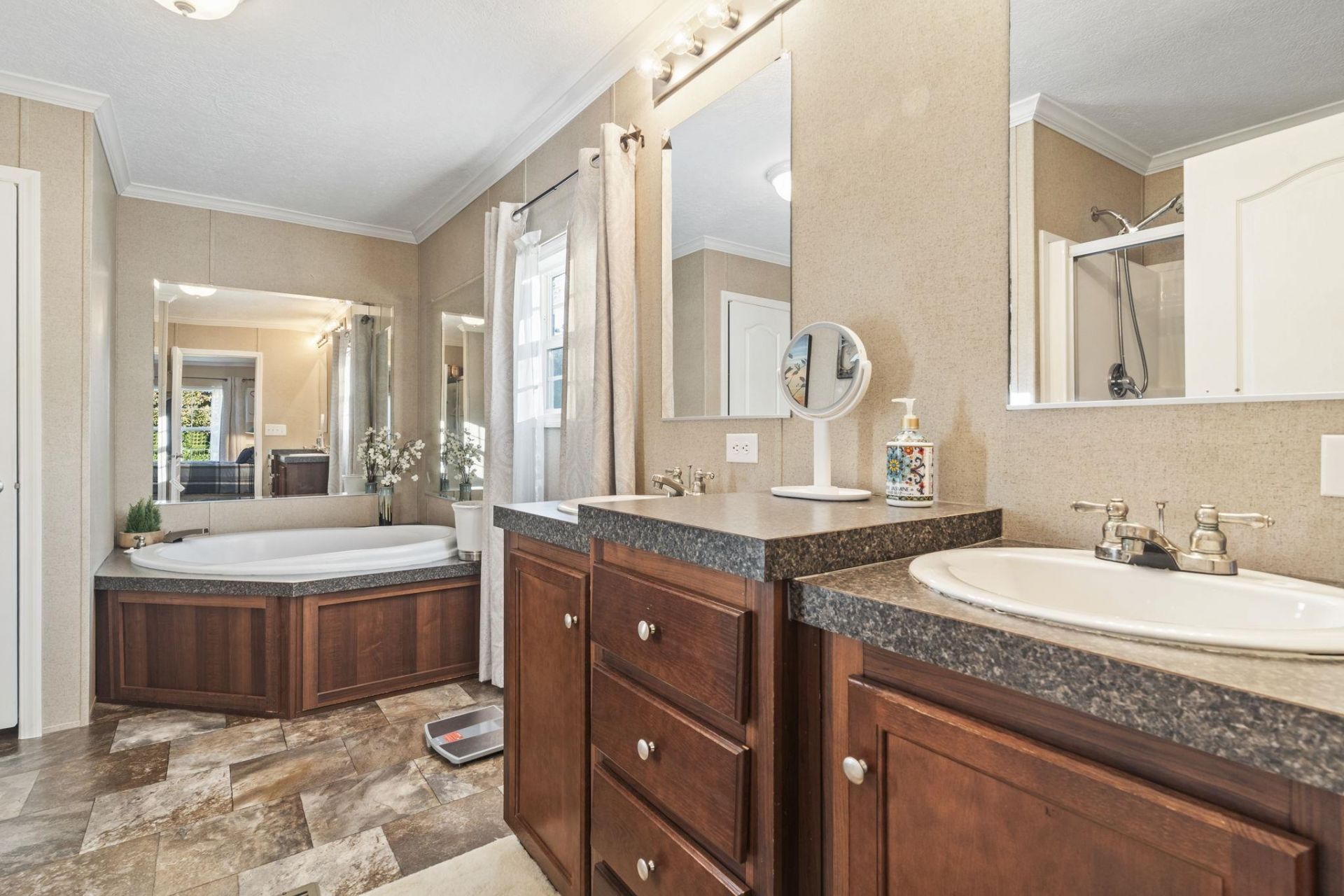 3806 Highway 472  Photo 17