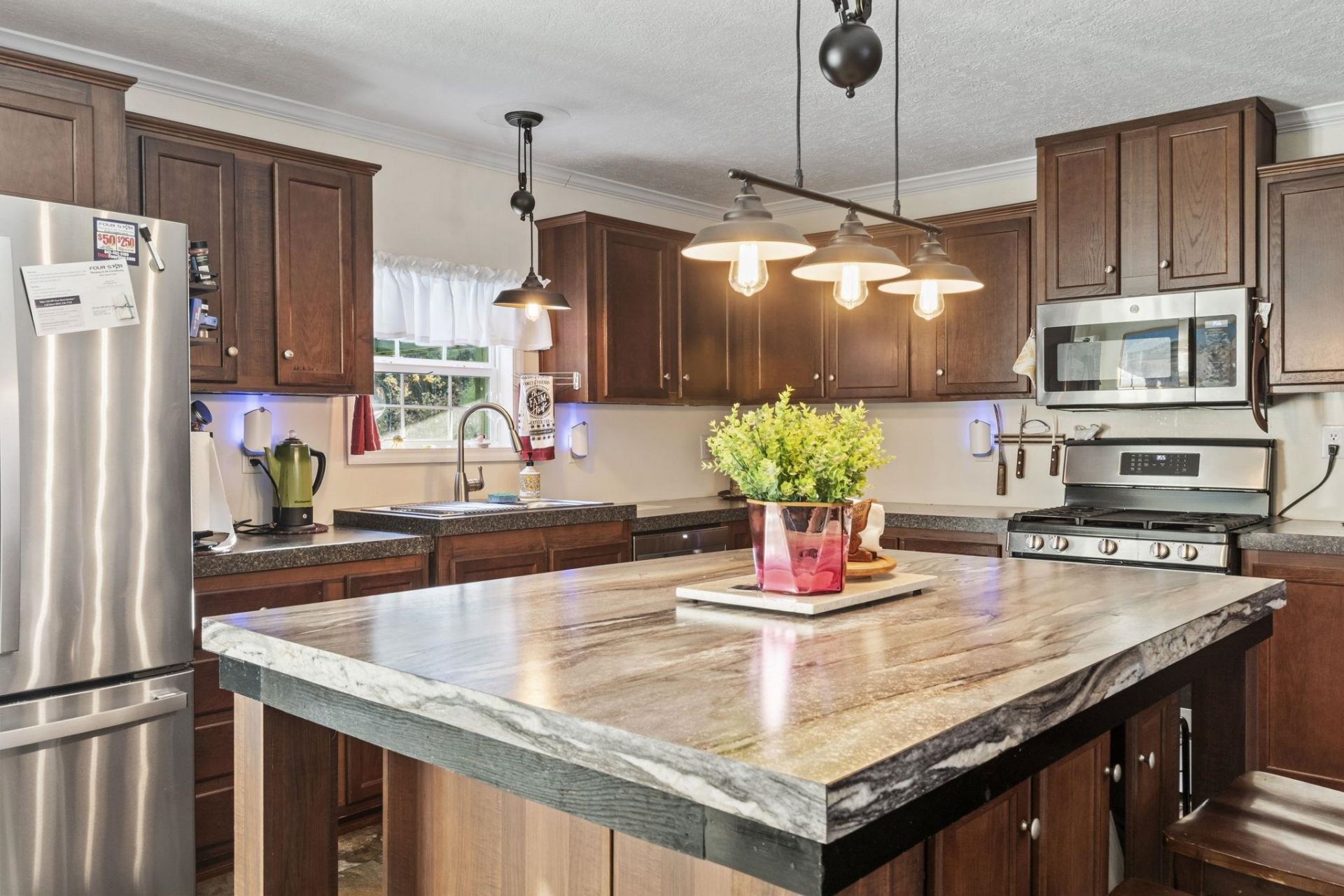 3806 Highway 472  Photo 7