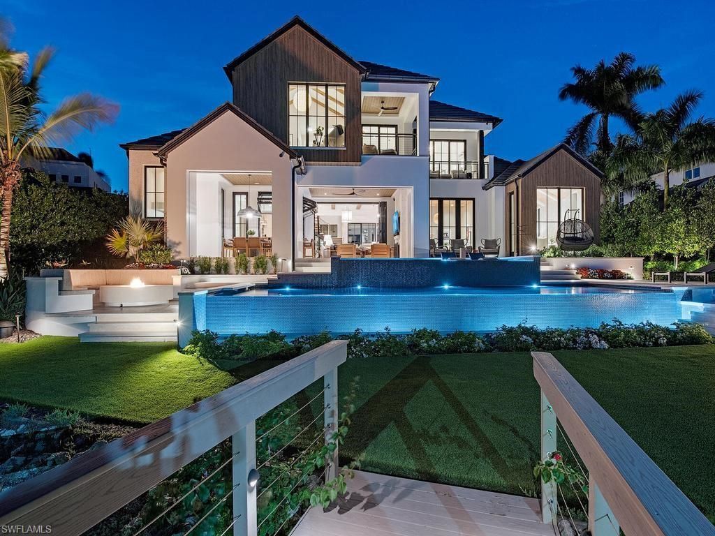 3040 Fort Charles Dr, Naples, FL 34102 Photo