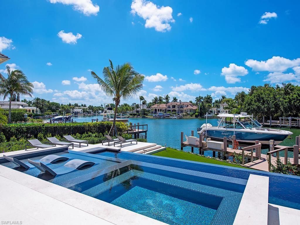 3040 Fort Charles Dr, Naples, FL 34102 Photo