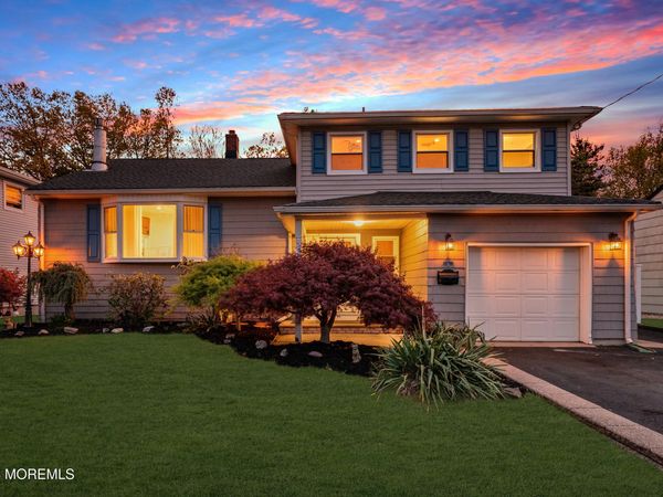 17 Hollywood Drive, Woodbridge, NJ 07095