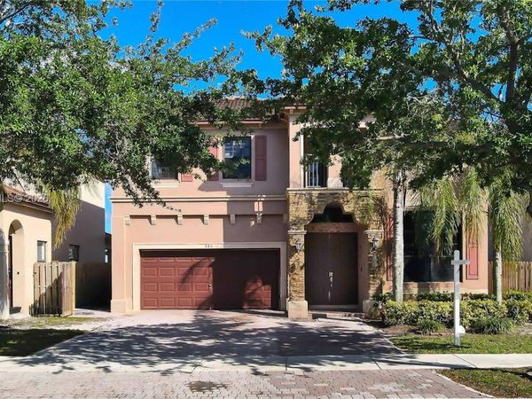 685 SE 37th Pl , Homestead, FL 33033