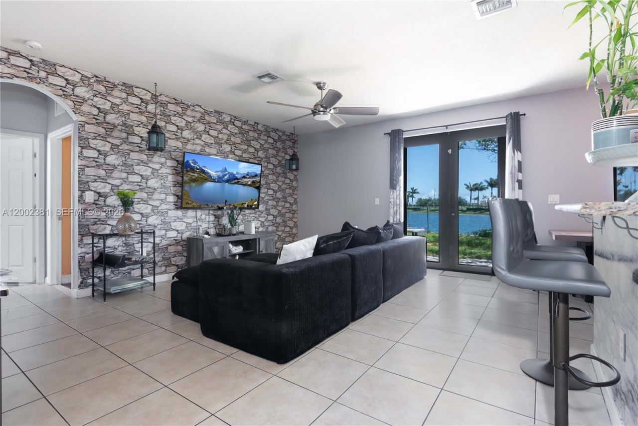 685 SE 37th Pl, Homestead, FL 33033 Photo