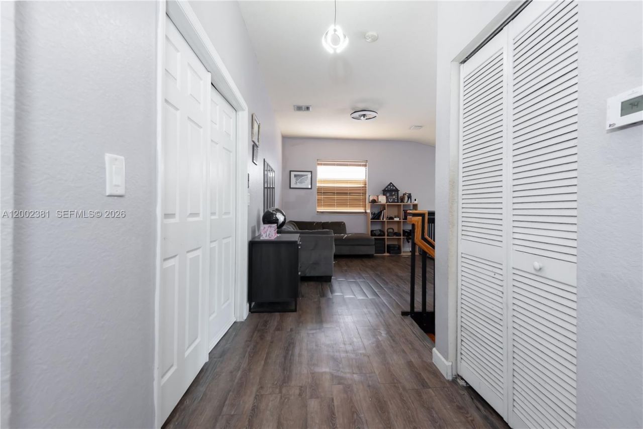 685 SE 37th Pl , Homestead, FL 33033 Photo