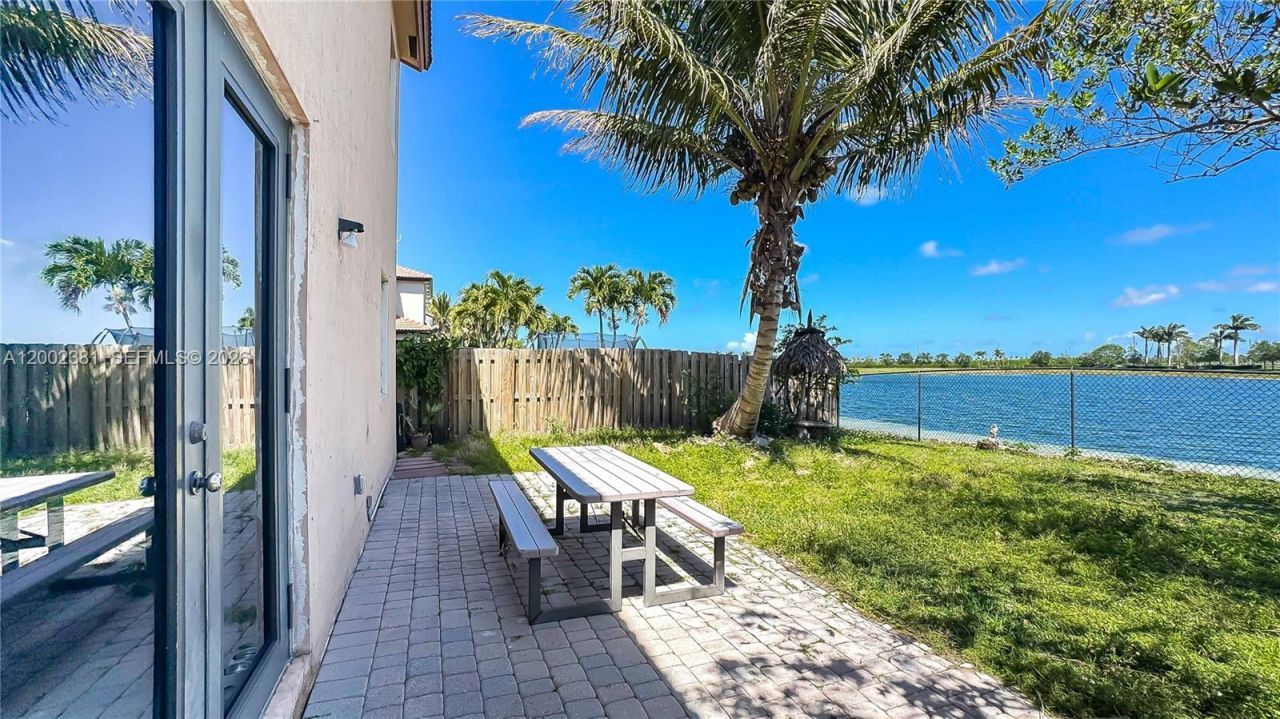 685 SE 37th Pl , Homestead, FL 33033 Photo