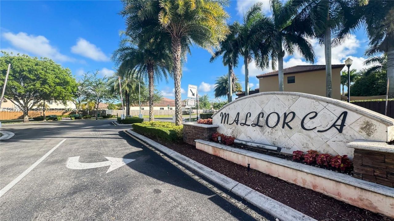 685 SE 37th Pl , Homestead, FL 33033 Photo