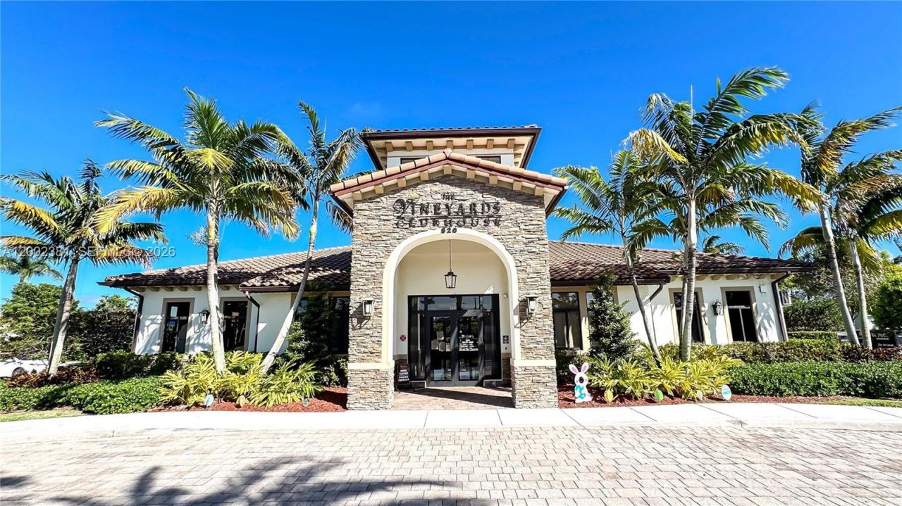 685 SE 37th Pl , Homestead, FL 33033 Photo