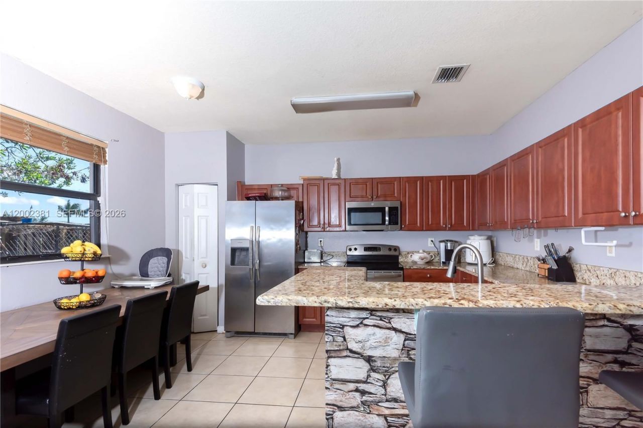 685 SE 37th Pl , Homestead, FL 33033 Photo