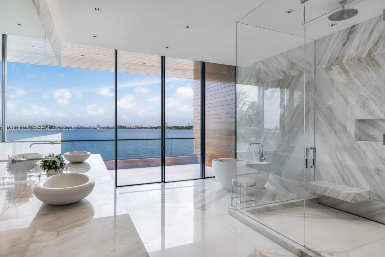 825 E Dilido Dr, Miami Beach, FL 33139 Photo