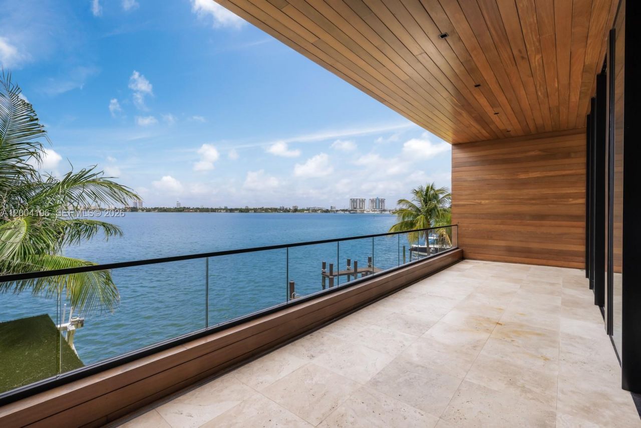 825 E Dilido Dr, Miami Beach, FL 33139 Photo