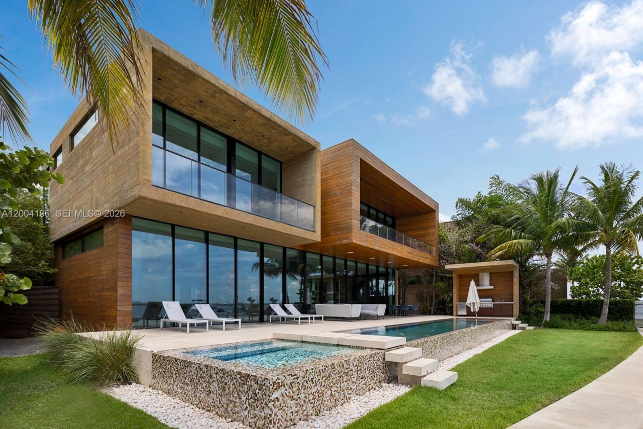 825 E Dilido Dr, Miami Beach, FL 33139 Photo