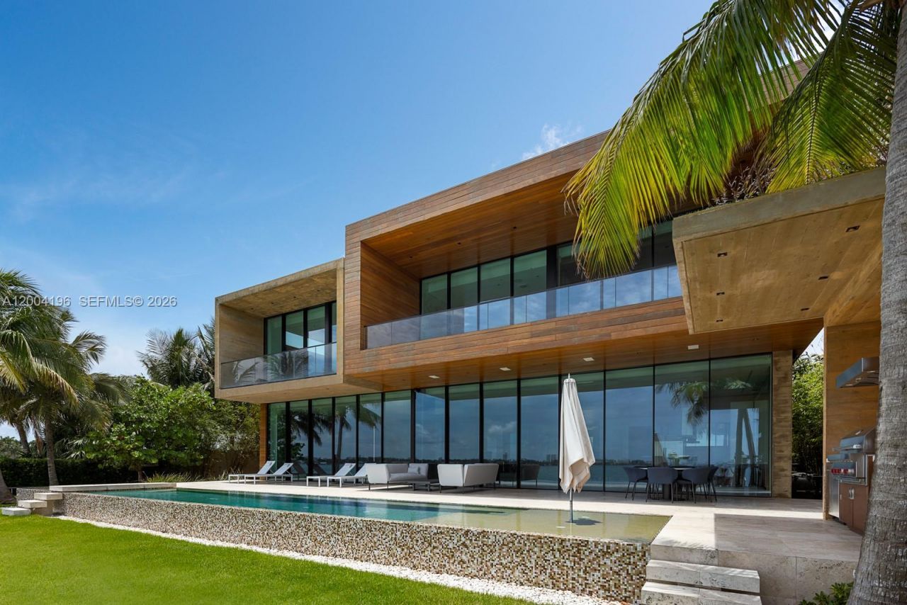 825 E Dilido Dr, Miami Beach, FL 33139 Photo
