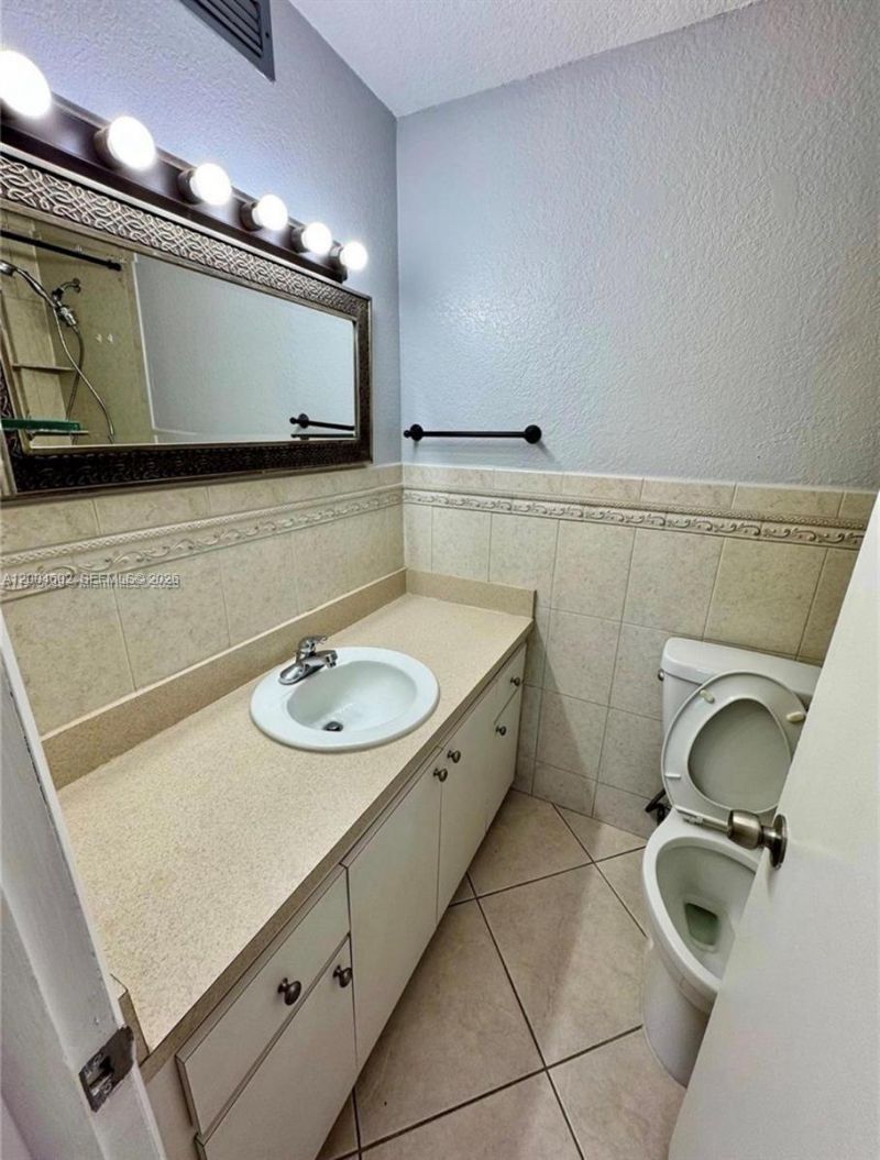 1855 W 60th St , Unit 446, Hialeah, FL 33012 Photo