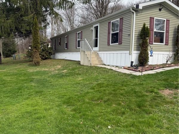 108 Circle Greenhurst Village Dr. , Jamestown, NY 14701