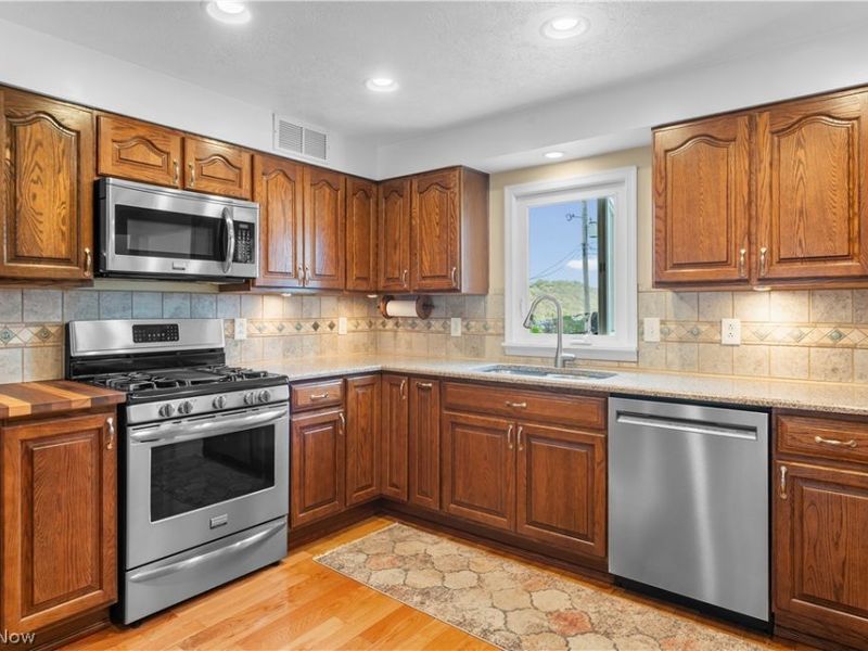 1015 Biltmore Avenue, Toronto, OH 43964 Photo 11