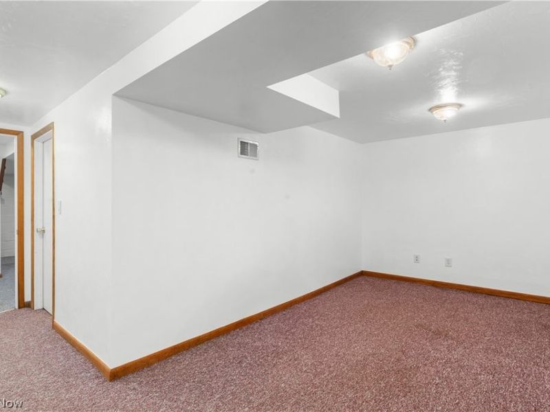 1015 Biltmore Avenue, Toronto, OH 43964 Photo 38