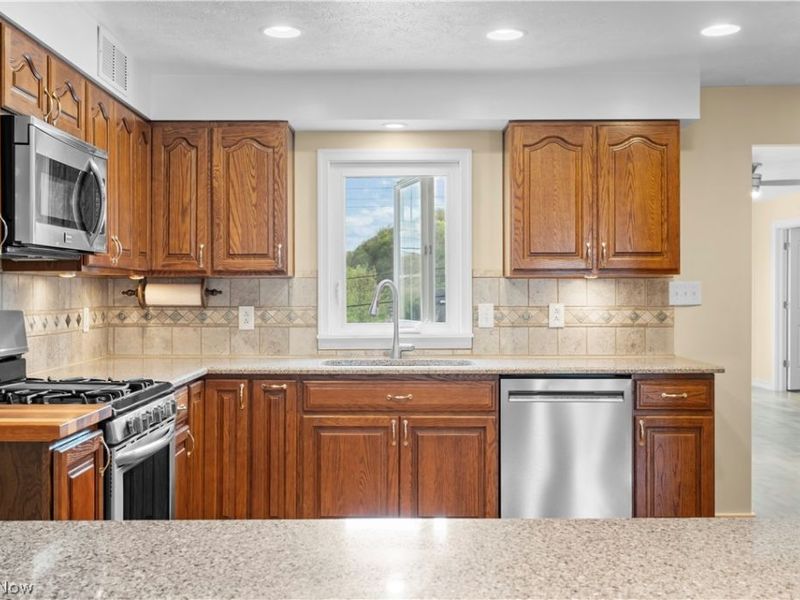 1015 Biltmore Avenue, Toronto, OH 43964 Photo 7