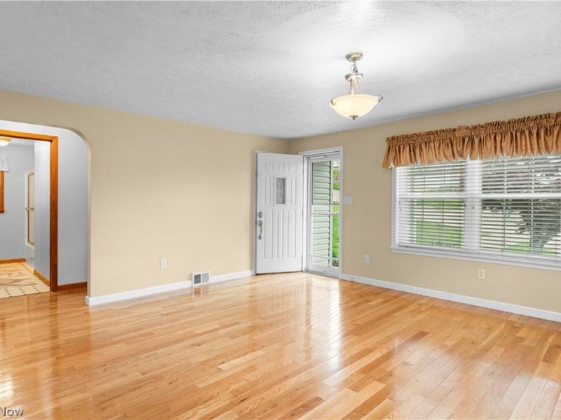 1015 Biltmore Avenue, Toronto, OH 43964 Photo 9