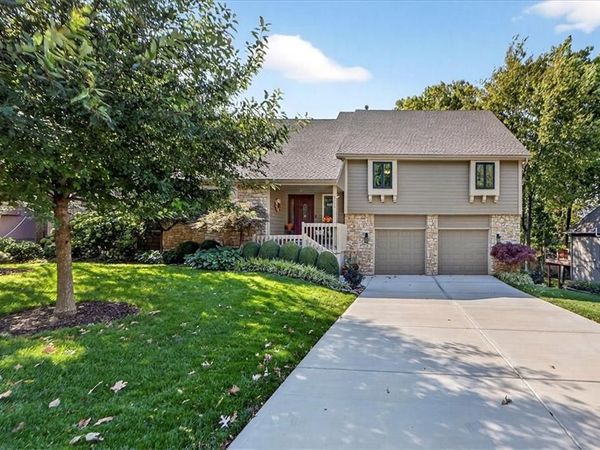 8326 Richards Road, Lenexa, KS 66215