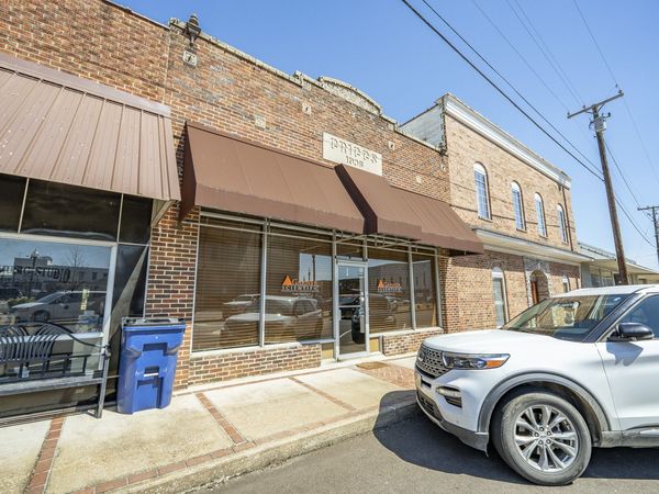 108 Public Sq N, Waynesboro, TN 38485