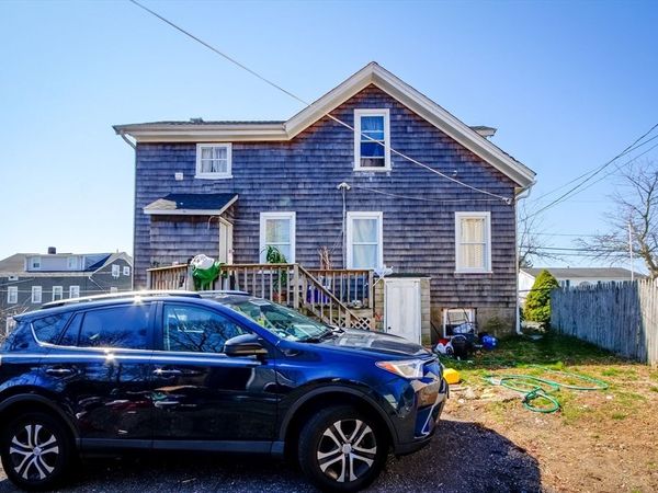 546 Snell St, Fall River, MA 02721
