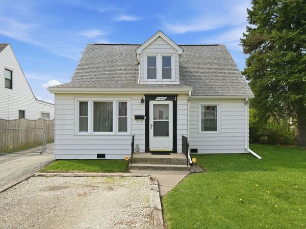 10443 Medill Avenue , Melrose Park, IL 60164