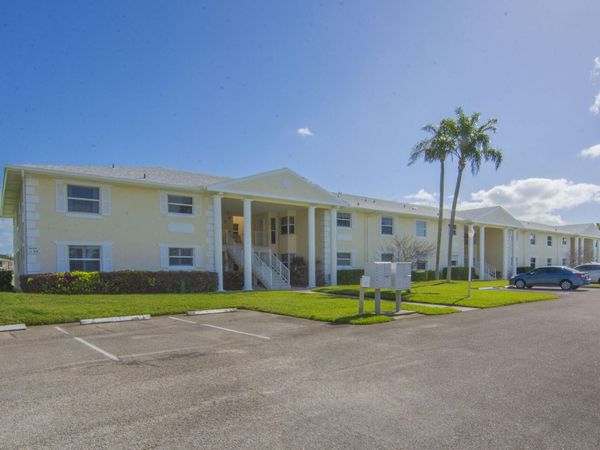 356 Grove Isle Circle, Vero Beach, FL 32962