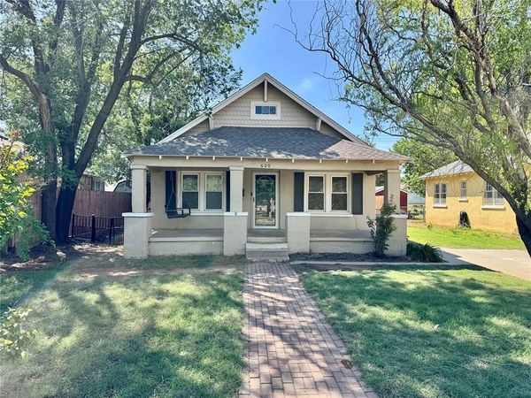 609 N Caddo Street, Weatherford, OK 73096