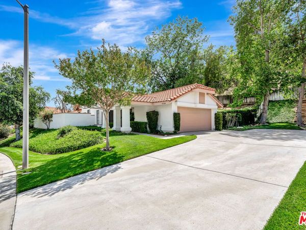 15724 Kenneth Place , Canyon Country, CA 91387