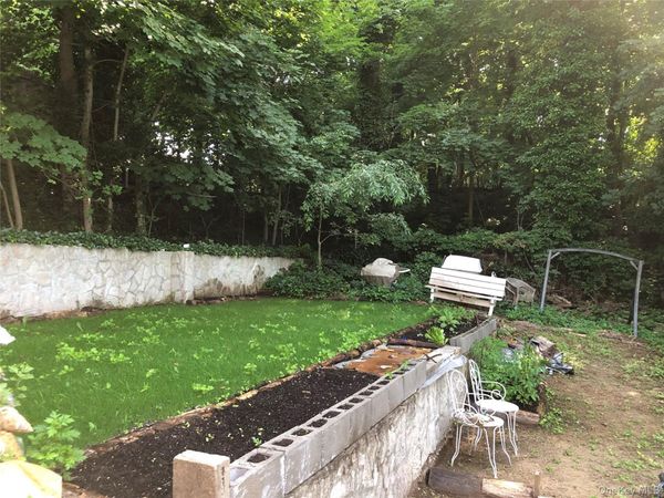 1673 Northern Boulevard , Roslyn, NY 11576