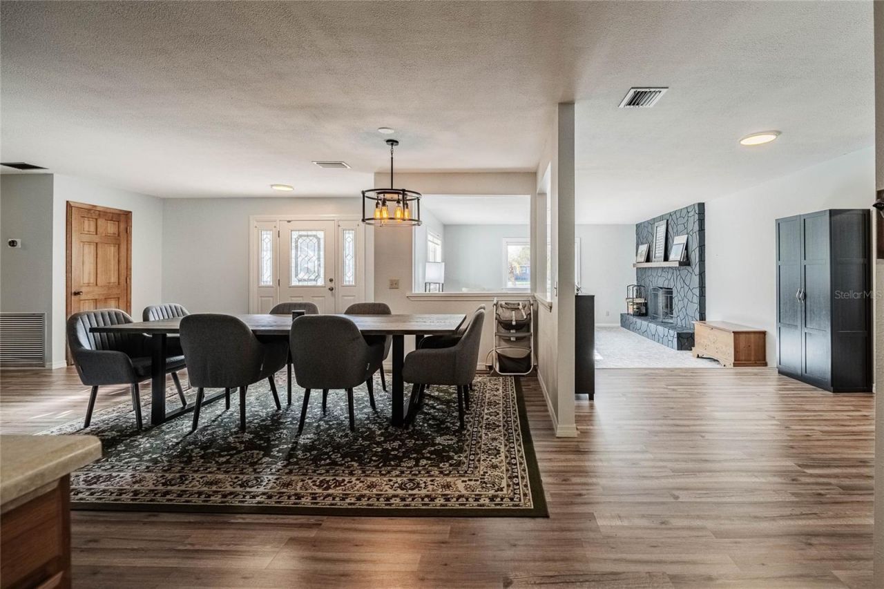 5905 Whispering Pines Road, Lakeland, FL 33811 Photo