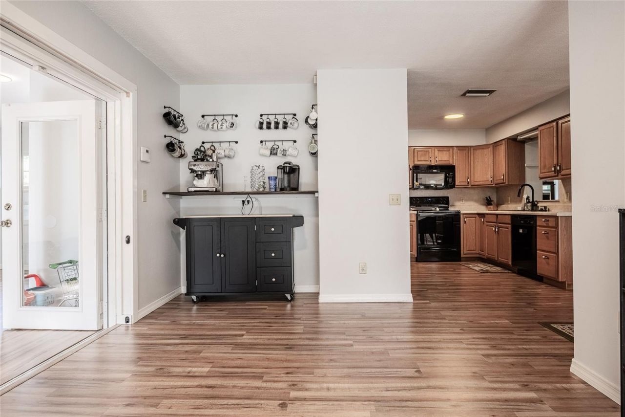 5905 Whispering Pines Road, Lakeland, FL 33811 Photo