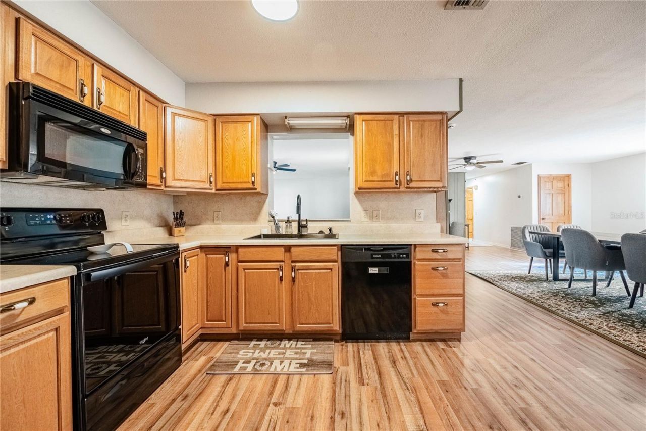 5905 Whispering Pines Road, Lakeland, FL 33811 Photo