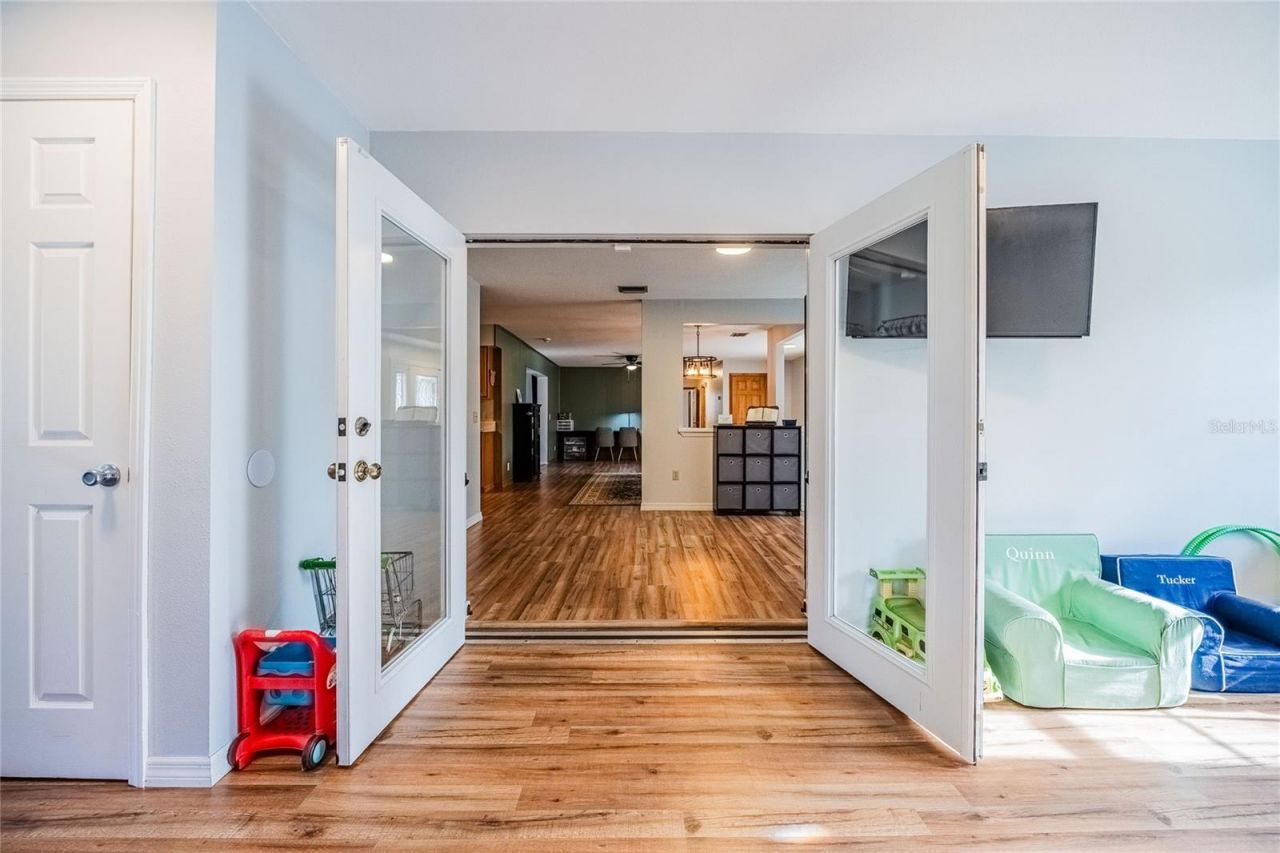 5905 Whispering Pines Road, Lakeland, FL 33811 Photo