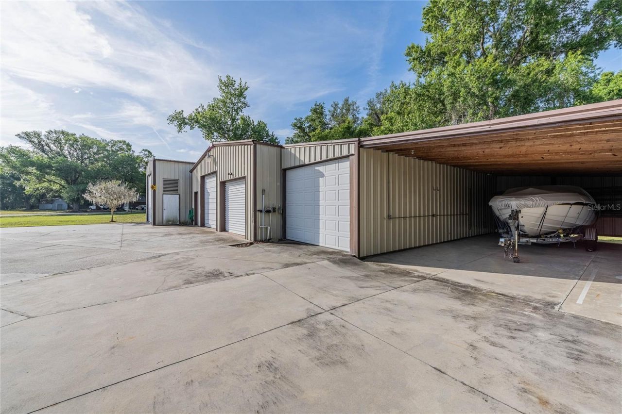 5905 Whispering Pines Road, Lakeland, FL 33811 Photo