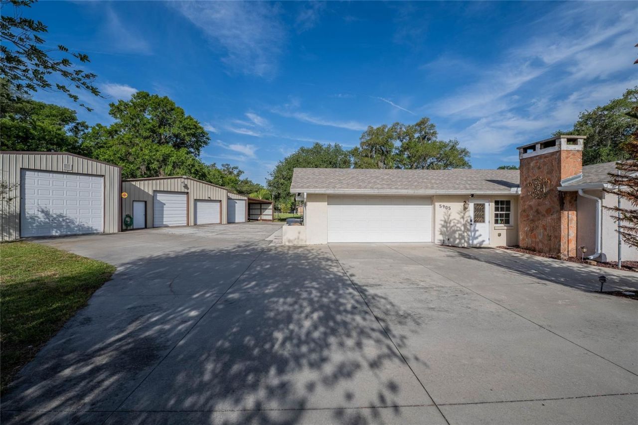 5905 Whispering Pines Road, Lakeland, FL 33811 Photo