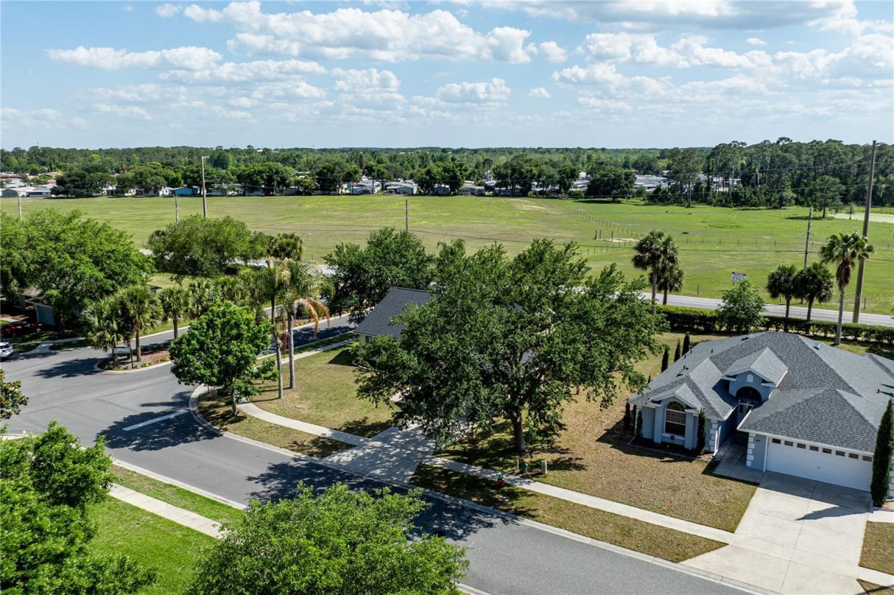 3353 Abaco Drive, Tavares, FL 32778 Photo