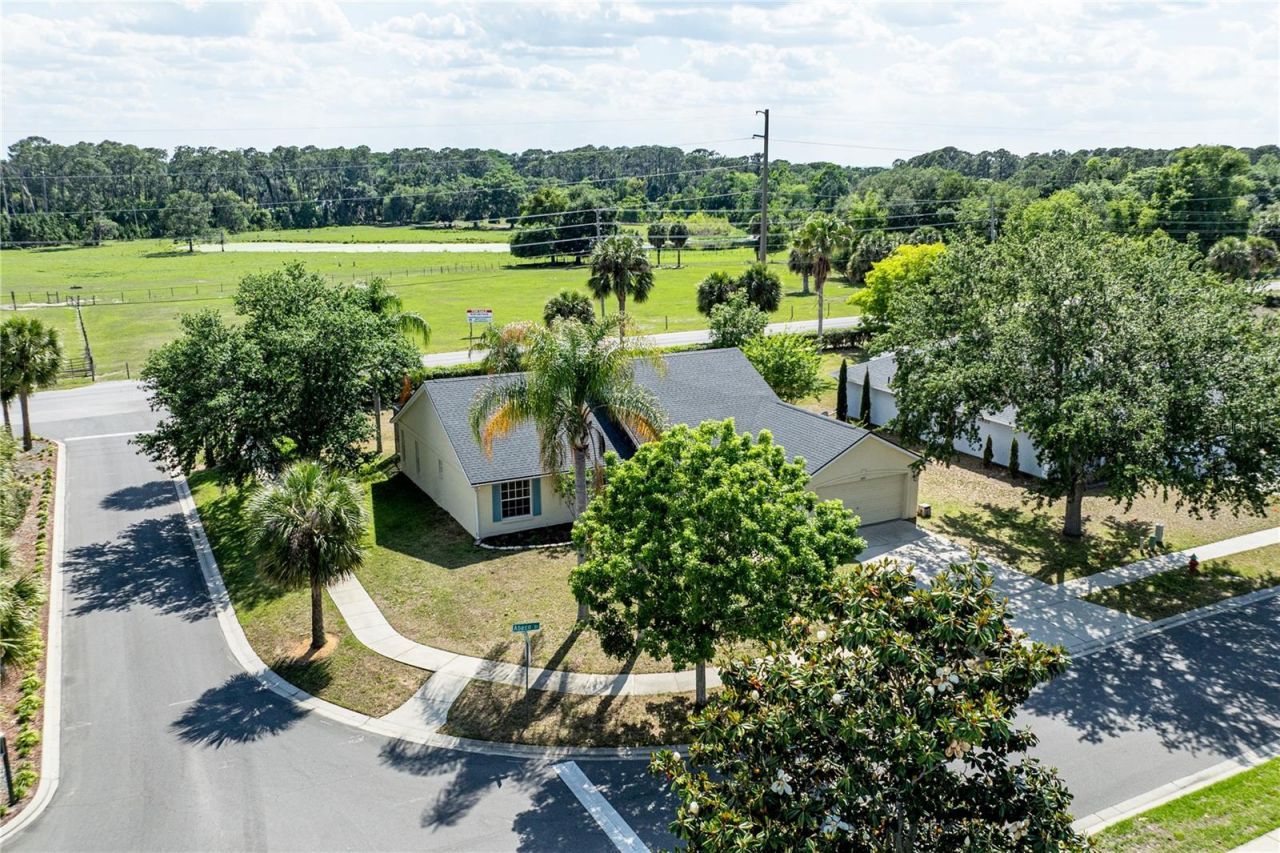 3353 Abaco Drive, Tavares, FL 32778 Photo