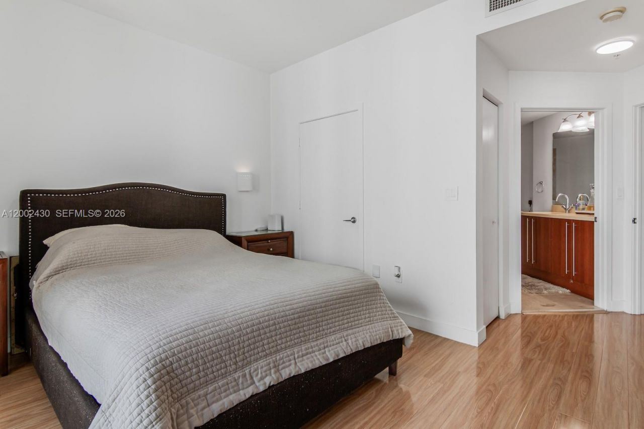 79 SW 12th St , Unit 2107-S, Miami, FL 33130 Photo