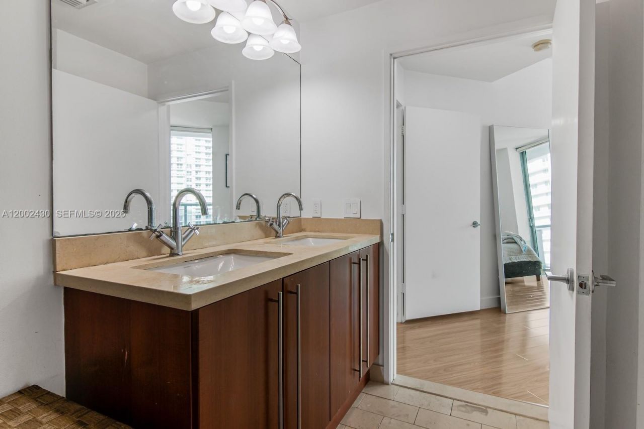 79 SW 12th St , Unit 2107-S, Miami, FL 33130 Photo