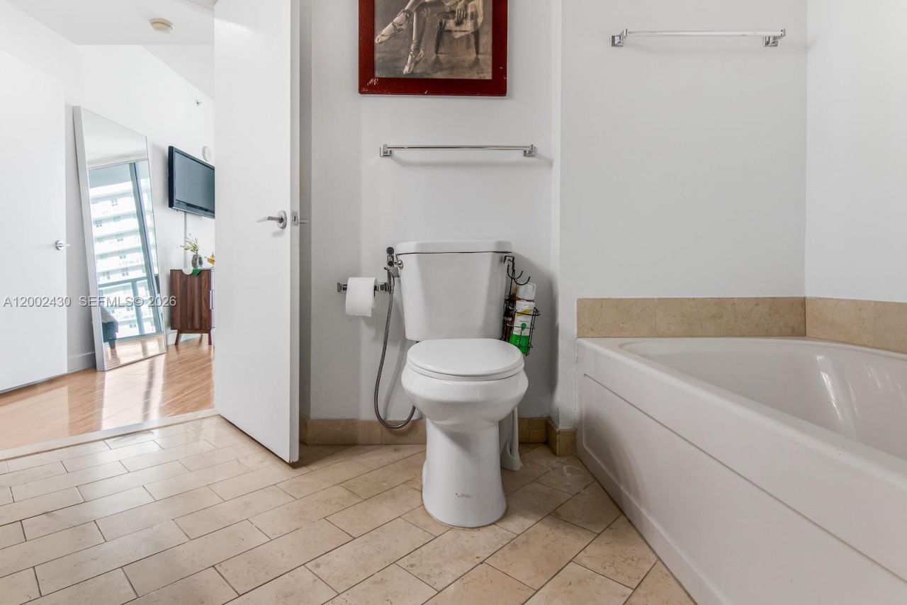 79 SW 12th St , Unit 2107-S, Miami, FL 33130 Photo