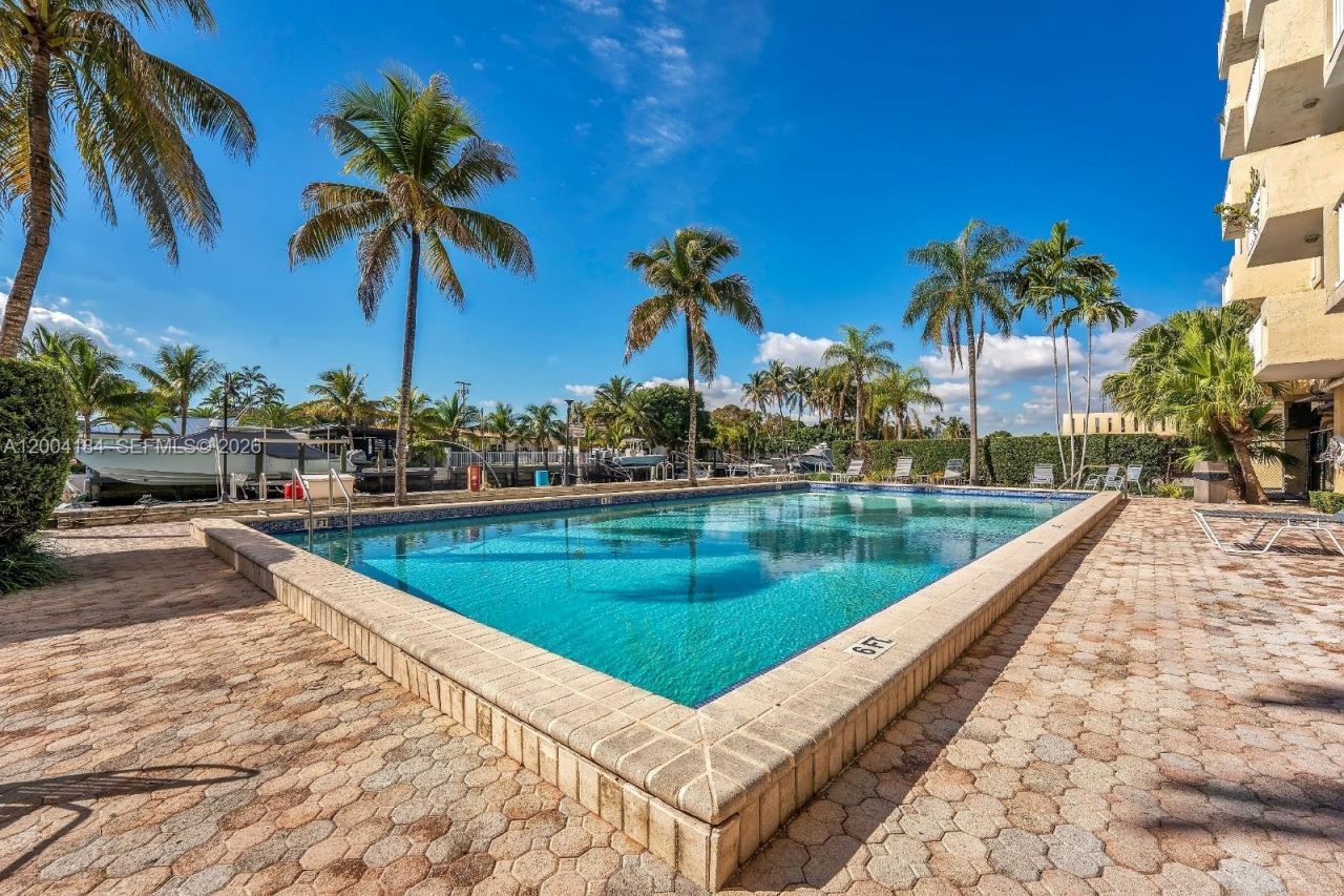 2350 NE 135th St, Unit 1207, North Miami, FL 33181 Photo