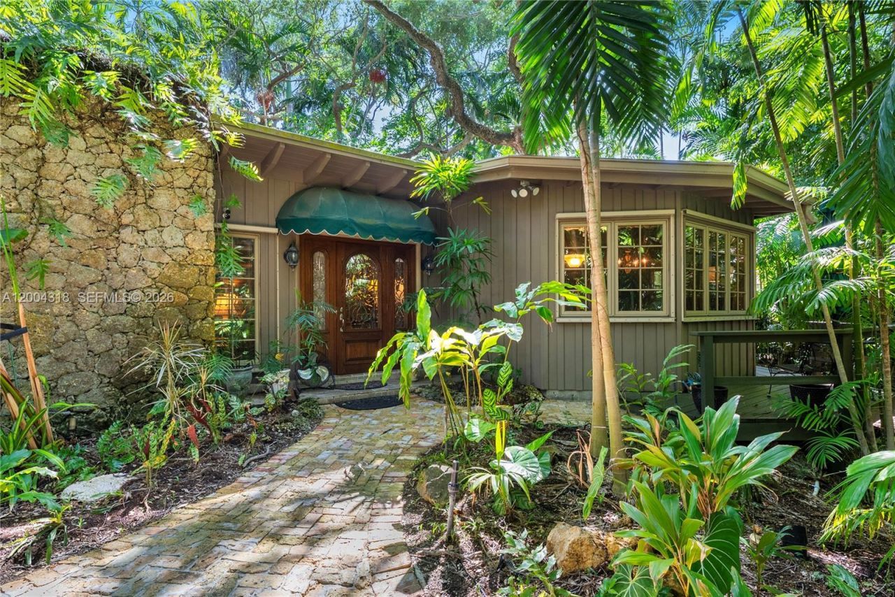 3584 Saint Gaudens Rd, Miami, FL 33133 Photo