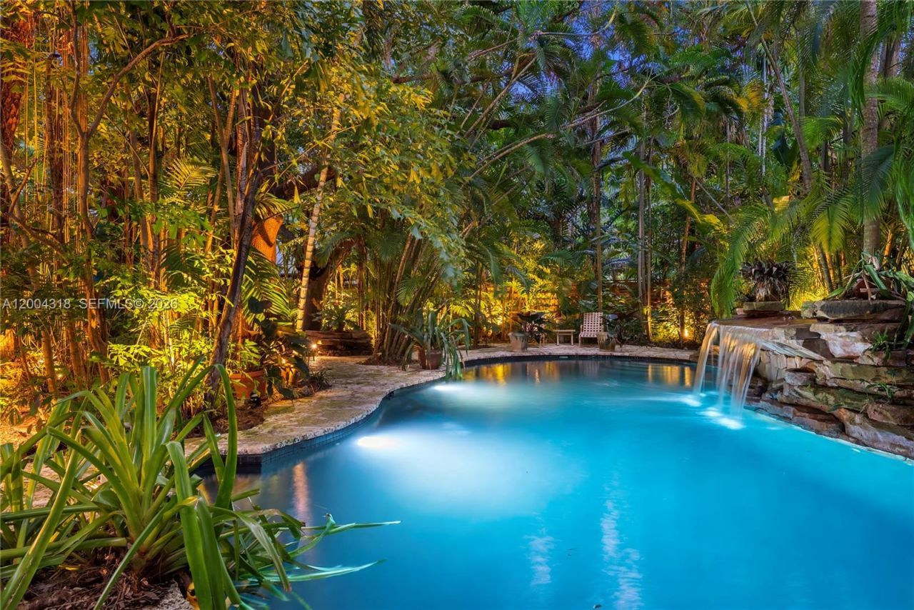 3584 Saint Gaudens Rd, Miami, FL 33133 Photo