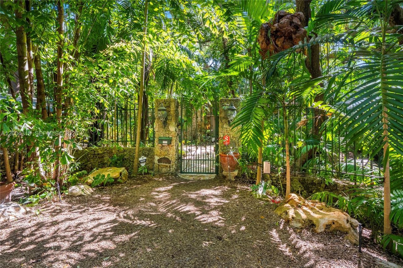 3584 Saint Gaudens Rd, Miami, FL 33133 Photo